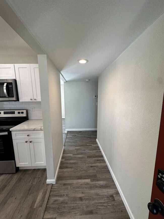 1459 E Warner Ave House House Rental in Fresno, CA