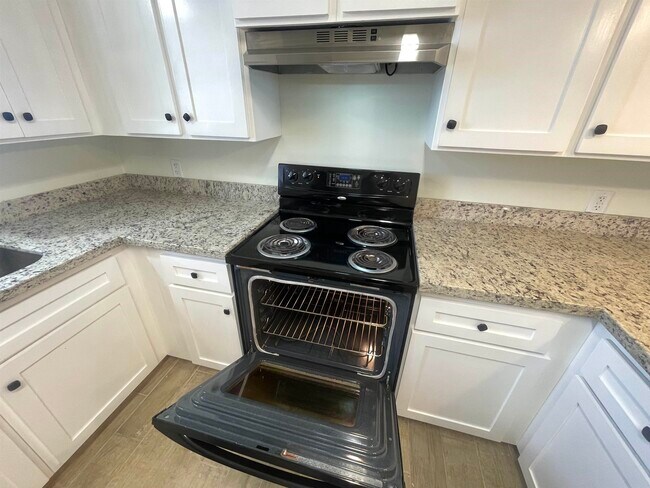 Photo - 3005 E Price St Unidad 5