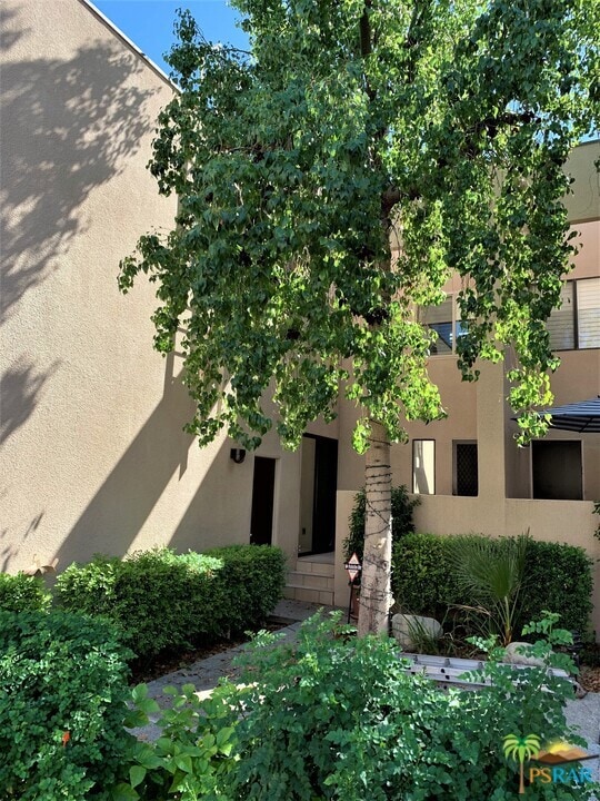 843 Village Square S
