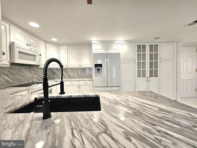 Photo - 1080 Wisconsin Ave NW Unidad 103/104