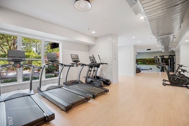 State-of-the-art Fitness Center - Weston Lakeside Apartments