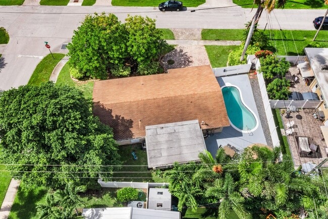 Photo - 795 SE 17th St