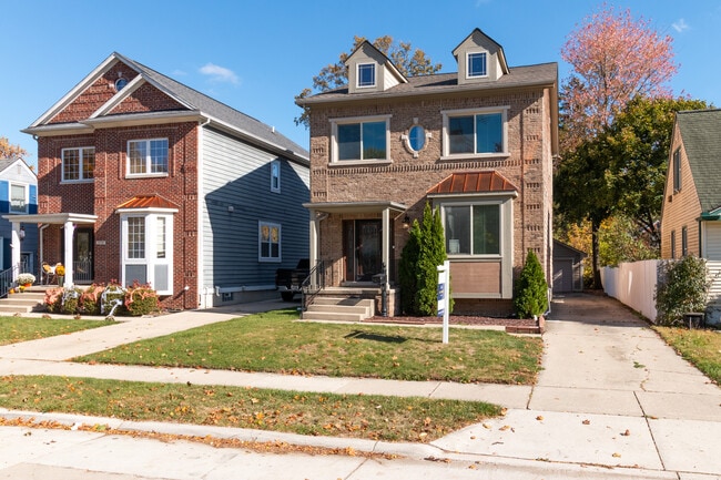 Photo - 3334 Cummings Ave