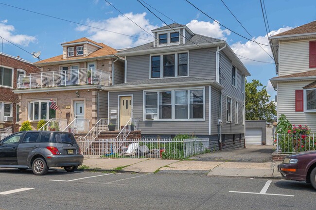 Photo - 906 76th St Unit 2