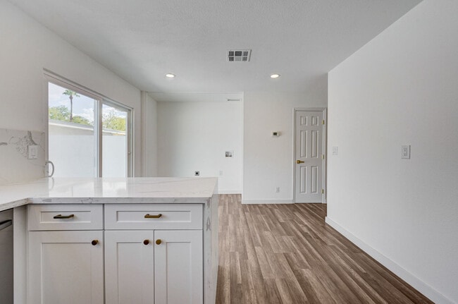 Photo - 571 Greenbriar Townhouse Way
