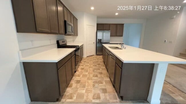 Building Photo - Elegant 5-Bedroom Retreat with Modern Upgr... Rental