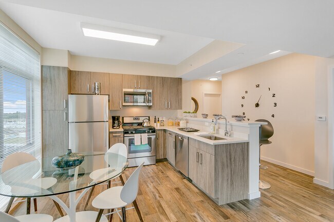 Photo - 110 Commons Park N