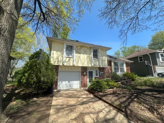 Building Photo - 8300 E 104 Terrace