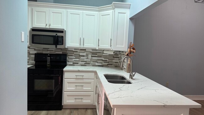 Photo - 746 N Jefferson Ave Unit 746 N Jefferson Ave