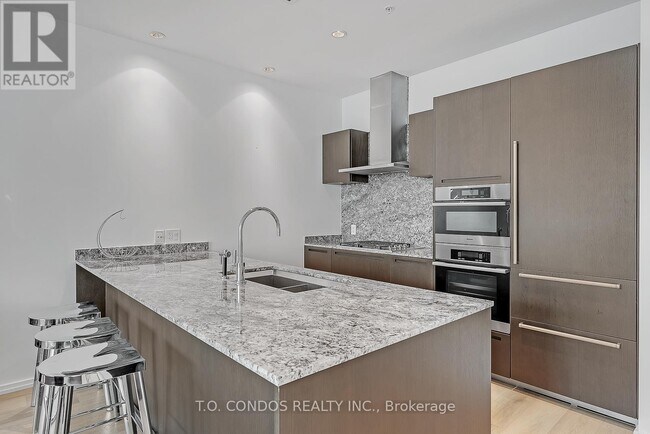 Photo - 180 University Ave Unit 5807