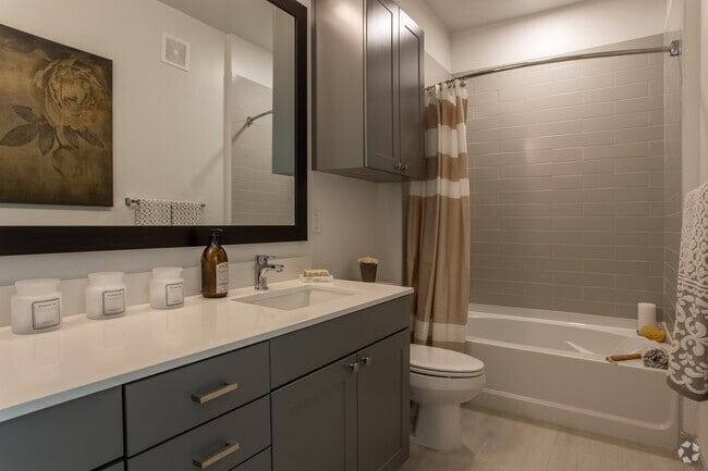 2 BR, 2 BA - 1322 SF