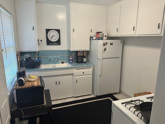 1849 S Beverly Glen Blvd Unit 1851