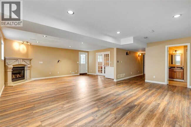 Photo - 80 Whelan Dr