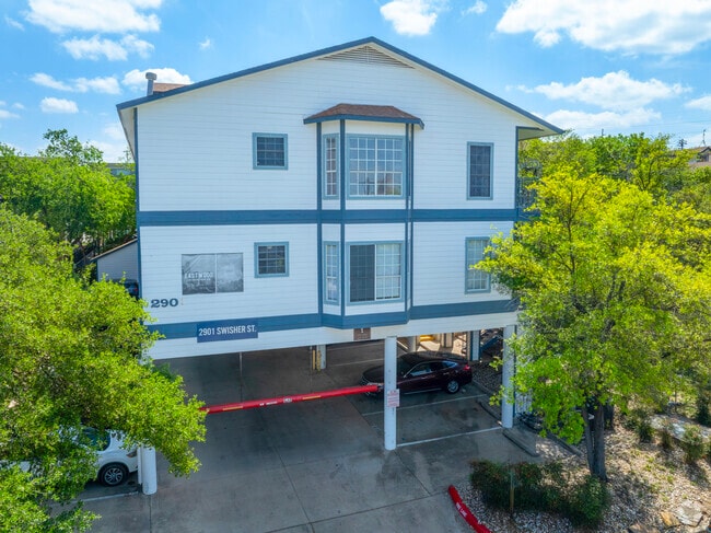 Building Exterior - Eastwood Apartments