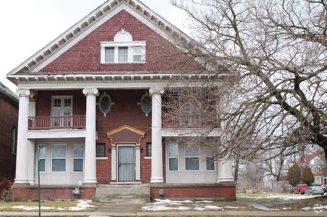 Building Photo - 612 Clairmount Ave Rental