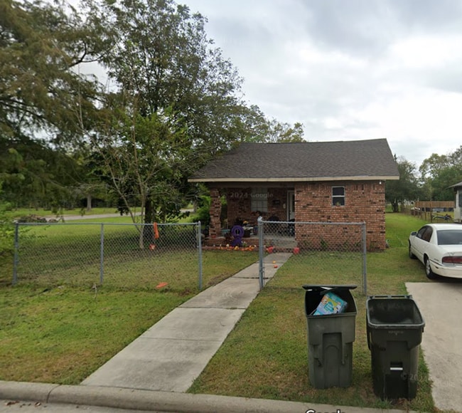 Building Photo - 834 18th St Rental
