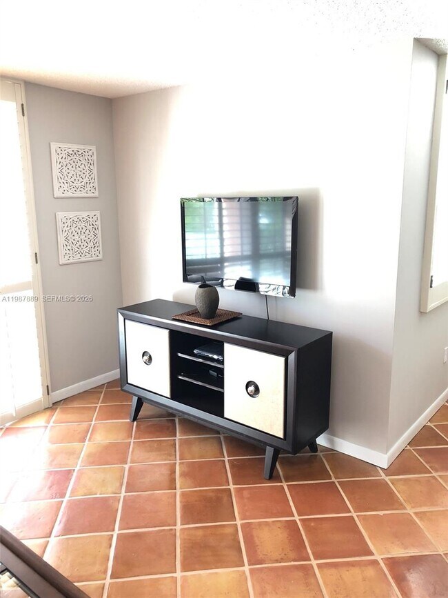 Photo - 19901 E Country Club Dr Unit 2206