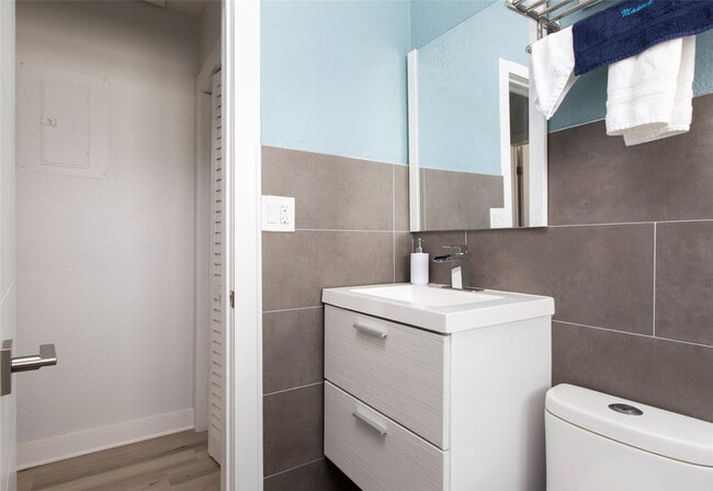 Photo - 3217 NE 9th St Unit 5