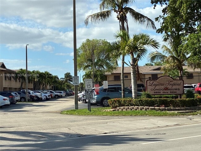 Building Photo - 6858 NW 173rd Dr