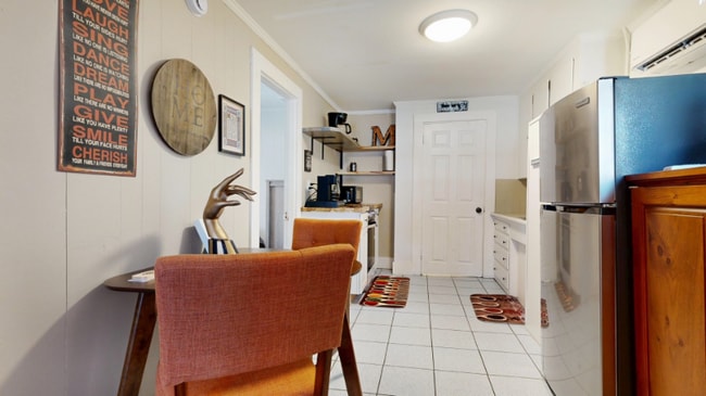 39 Cushing St Unit B