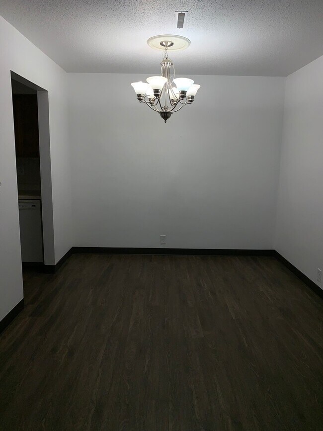 Photo - 2050 Holiday Rd Unit B4