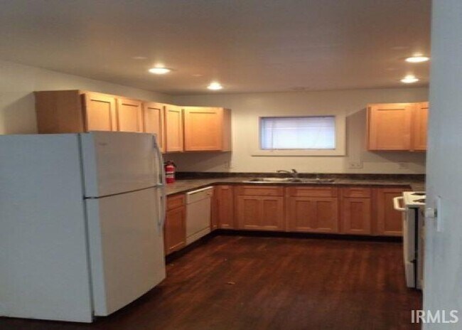 Photo - 609 E University St