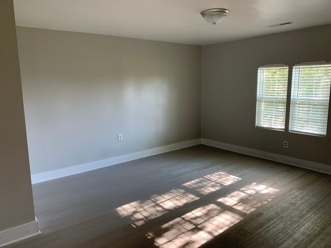 Photo - 1513B Lock Rd