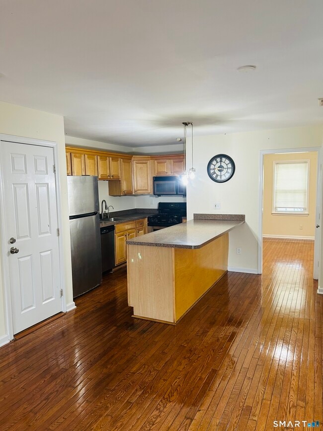 Building Photo - 82 Sunrise Ave Unit 82