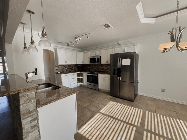 Photo - 3806 Fieldcrest Dr