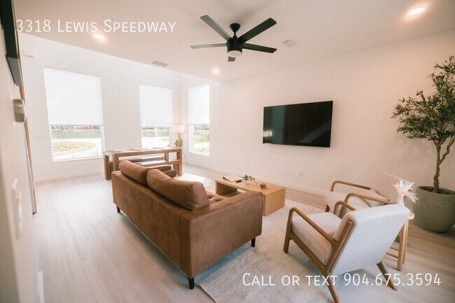 Photo - 3318 Lewis Speedway