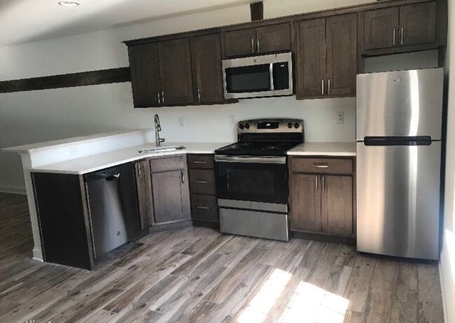 Photo - 2282 New Holland Pike