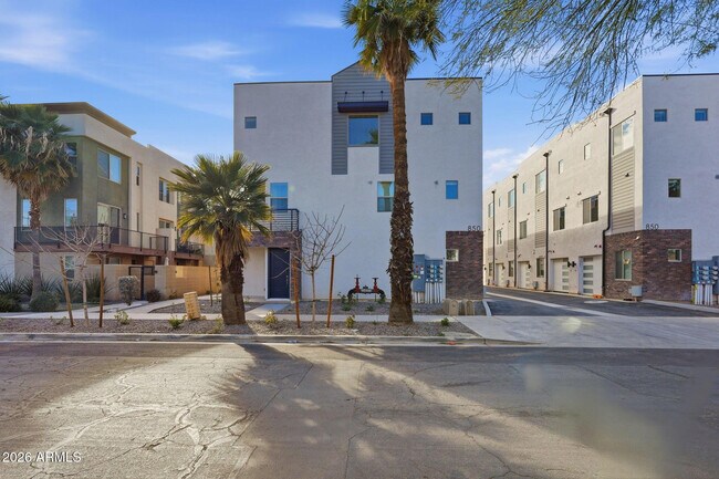 Photo - 850 N 8th Ave