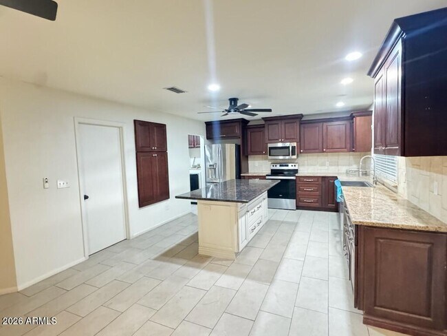 Photo - 4816 S Taylor Dr