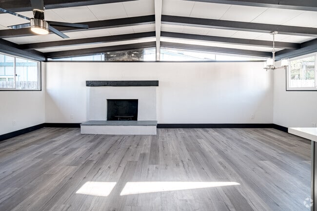 Building Photo - 5131 Barstow St Rental