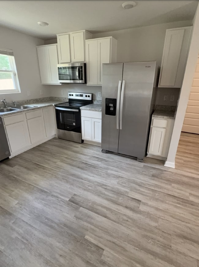 Photo - Charming 2-Bed Home in Cantonment - Cozy Retreat!