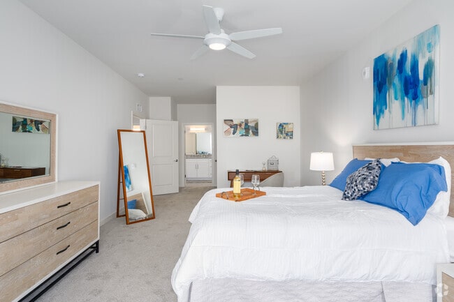 2BR, 2BA - 1269SF