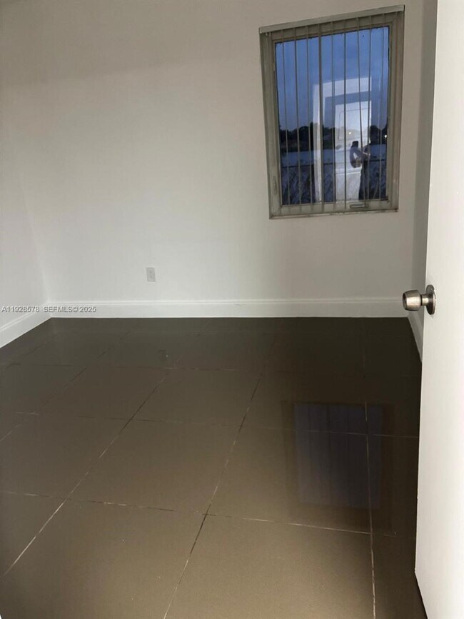 Photo - 2000 NW 119th St Unit 904