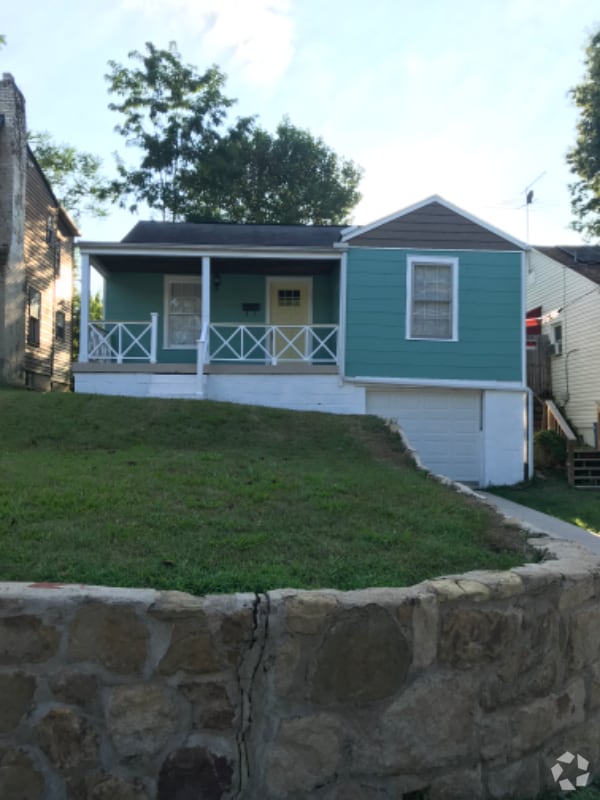 Building Photo - 227 Green Oak Dr Rental