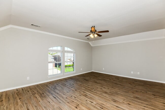 Photo - 6910 Shore Breeze Ct