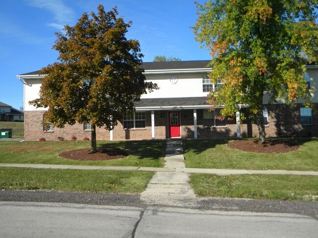 Building Photo - 2205 Sylvan Way Unit 7