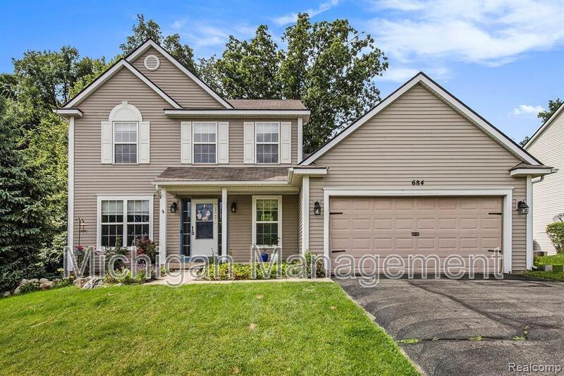 Photo - 684 Glenlivet St