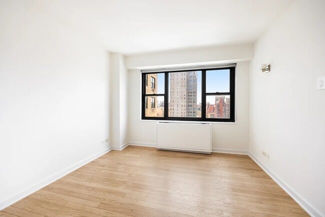 Photo - 345 E 80th St Unidad Eastwinds