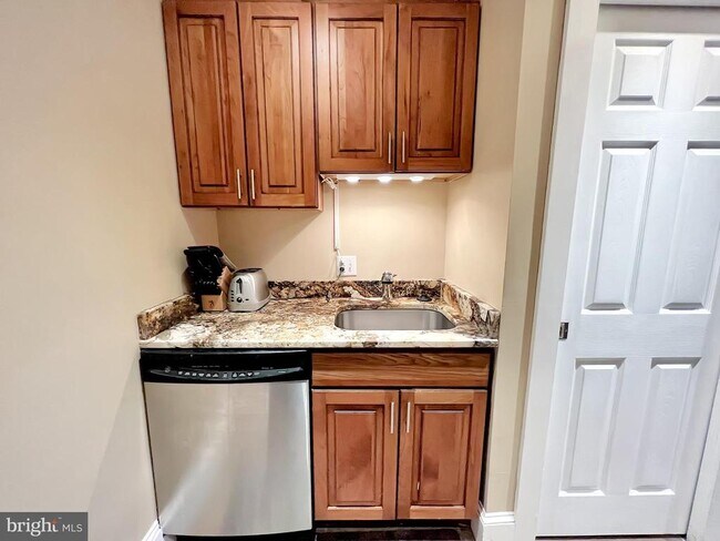 Photo - 2019 O St NW