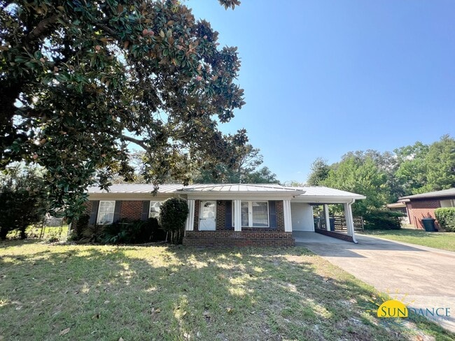 Building Photo - Beautifully Updated Home in Central Fort Walton Beach!