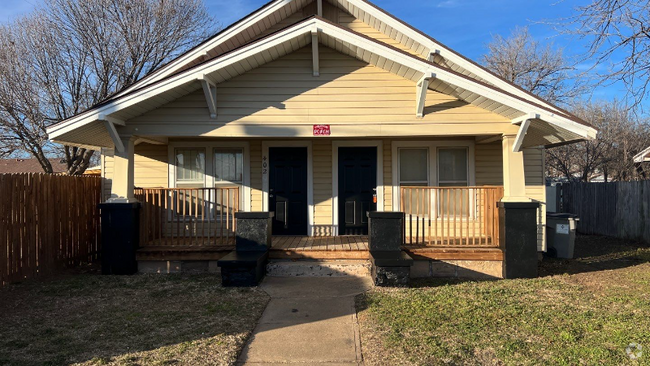 Building Photo - 402 E Wichita St Unit 402 E Wichita Rental