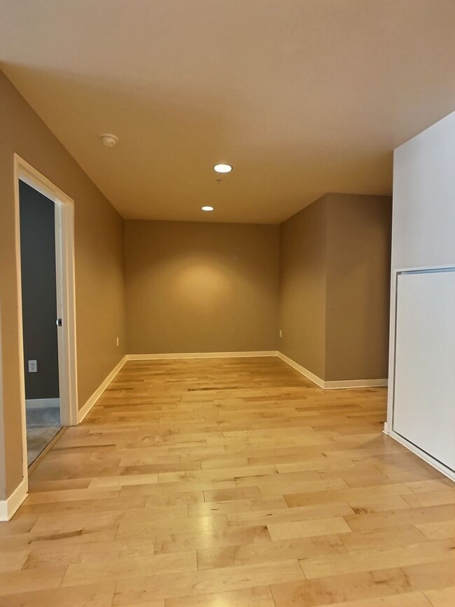 Photo - Luxury 1 Bedroom Condo at Axis – with Outdoor Patio Space! Unidad 105