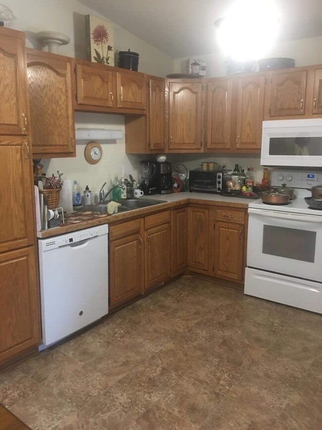 Cocina - 9092 Goldenrod Ln N