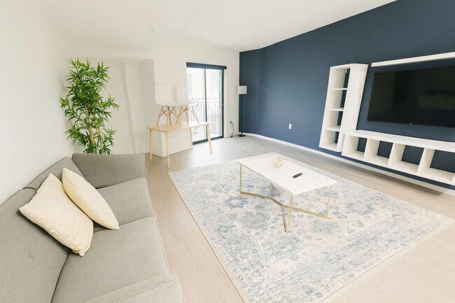 Photo - 1101 Euclid Ave Unidad ID1093514P