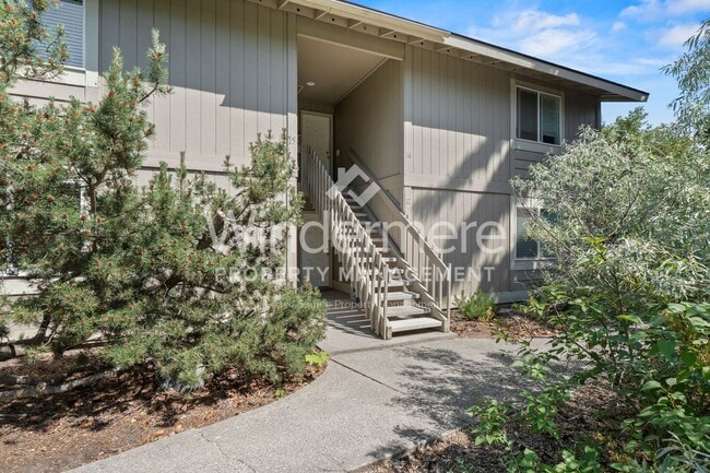 Building Photo - Beautiful and remodeled 1-Bedroom Apartmen... Unit #11 Rental
