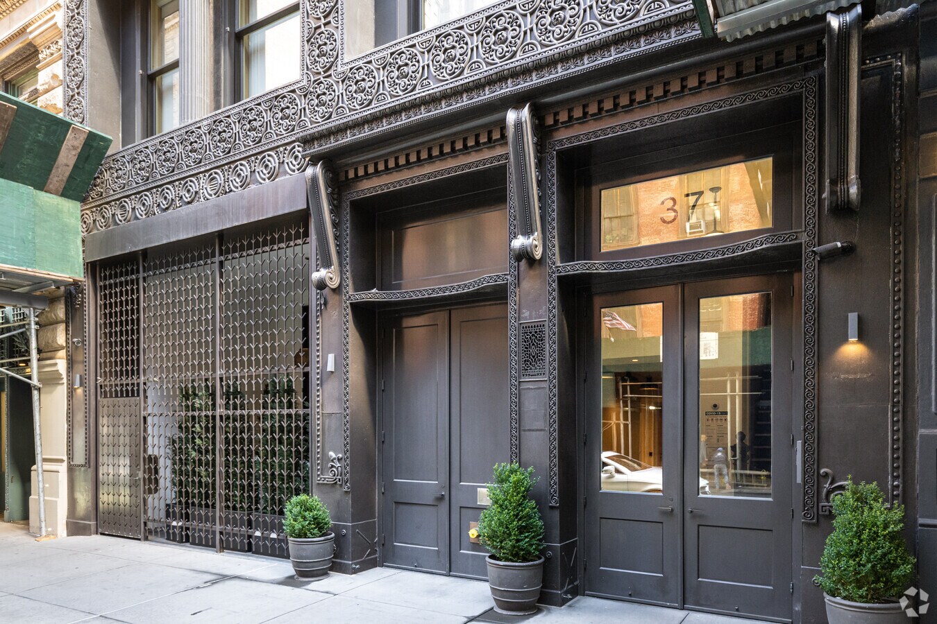 Photo - 37 E 12th St